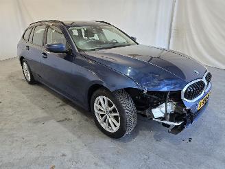 Voiture accidenté BMW 3-serie 318 i 2023/1