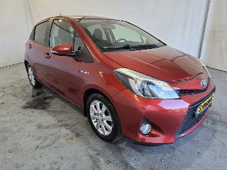 uszkodzony samochody osobowe Toyota Yaris 1.5 Full Hybrid 2014/4