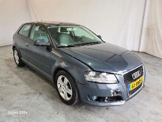 Voiture accidenté Audi A3 1.6 TDI Attr.BE 99gr 2011/8