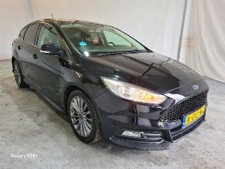 Voiture accidenté Ford Focus 1.0 Lease Edition 2017/5