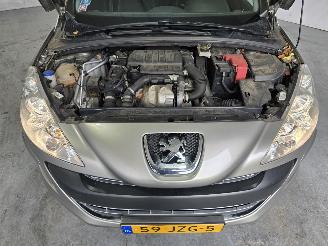 Peugeot 308 1.6 HDiF Style picture 10