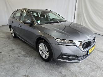 škoda osobní automobily Skoda Octavia 1.0 e-TSI Ambition 2022/10