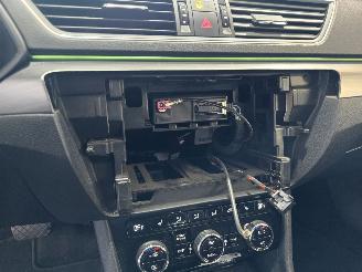Skoda Superb 2.0 TDI Style Bns picture 30
