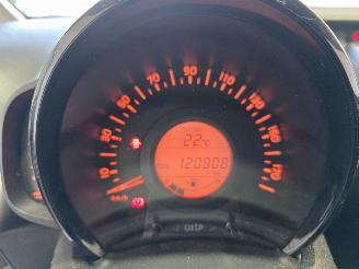 Toyota Aygo 1.0 VVT-i x-play picture 23