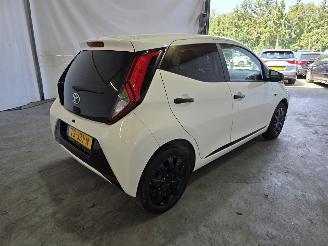 Toyota Aygo 1.0 VVT-i x-play picture 7