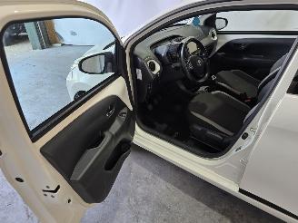 Toyota Aygo 1.0 VVT-i x-play picture 23