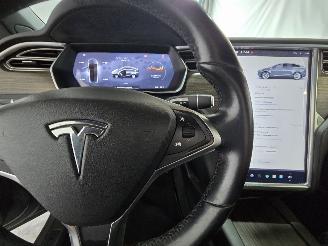 Tesla Model X 90D Base 6p. picture 35