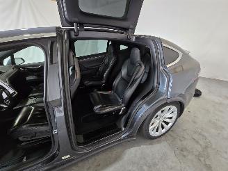 Tesla Model X 90D Base 6p. picture 21