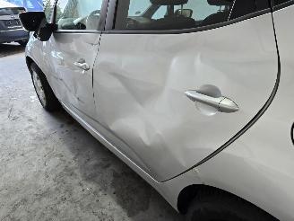 Kia Venga 1.6 CVVT picture 10