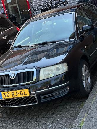 Skoda Superb 2.8 V6 Elegance picture 1