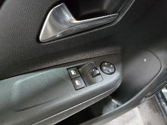 Opel Corsa 1.2 Edition picture 24