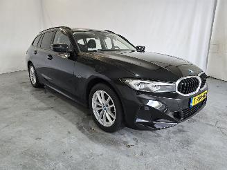 Damaged car BMW 3-serie 320E 320e 2023/6