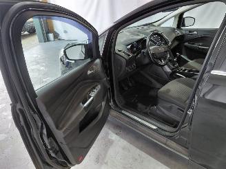 Ford C-Max 1.0 Titanium picture 11