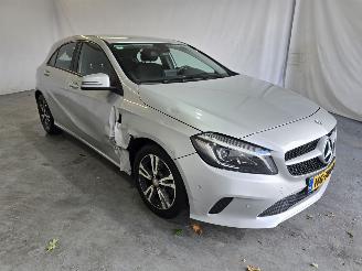 damaged passenger cars Mercedes A-klasse 160 Ambition 2015/10