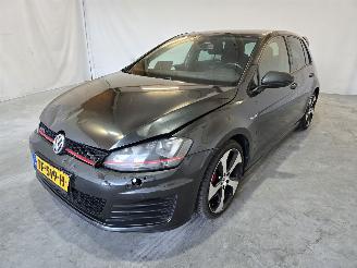 Volkswagen Golf 2.0 TSI GTI Performance picture 3