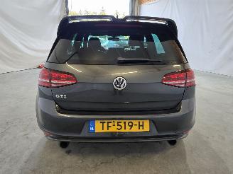 Volkswagen Golf 2.0 TSI GTI Performance picture 6