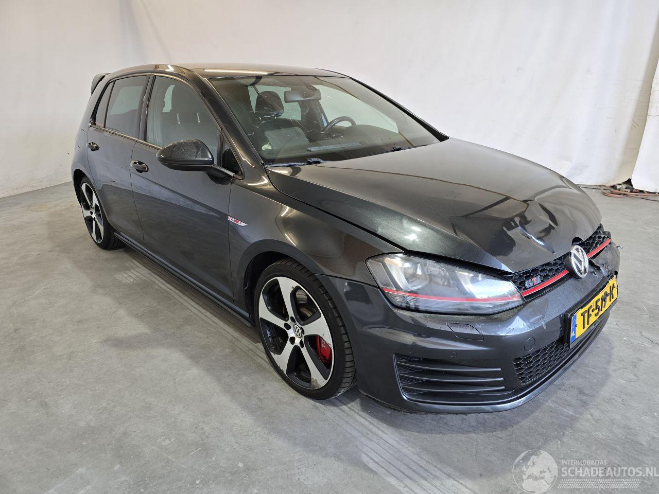 Volkswagen Golf 2.0 TSI GTI Performance