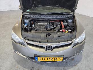 Honda Civic 4DR HYBRID picture 15