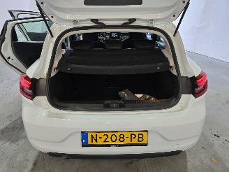Renault Clio 1.0 TCe Zen picture 17