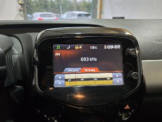 Peugeot 108 1.0 e-VTi Allure TOP picture 22