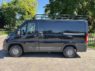 Peugeot Boxer 330 2.0 BlueHDI L1H1 Premium picture 2