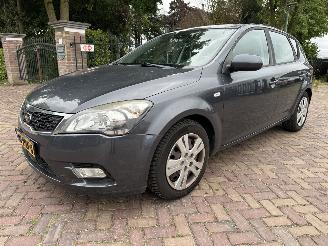 škoda osobní automobily Kia Cee d 1.4 CVVT X-ecutive 2011/6