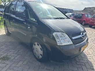 krockskadad bil auto Opel Meriva 1.6 Essential 2003/1