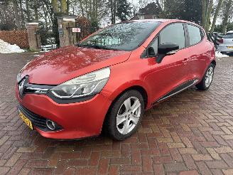 damaged passenger cars Renault Clio 0.9 TCe Collection 2012/12