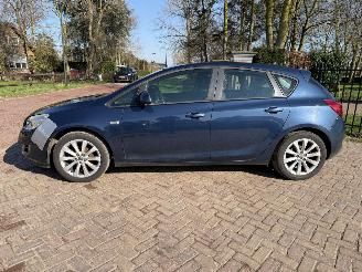 Opel Astra 1.4 Turbo picture 2