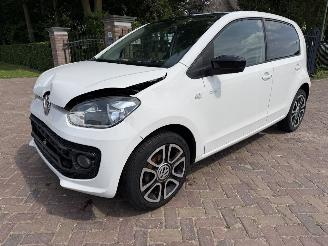 Schadeauto Volkswagen Up! 1.0 high up! BlueM. 2014/5