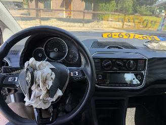 Volkswagen Up! 1.0 BMT move up! picture 11