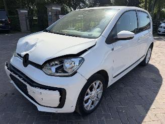 Schadeauto Volkswagen Up! 1.0 BMT move up! 2017/11