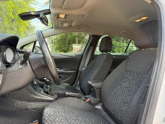 Opel Astra 1.0 Online Edition picture 13