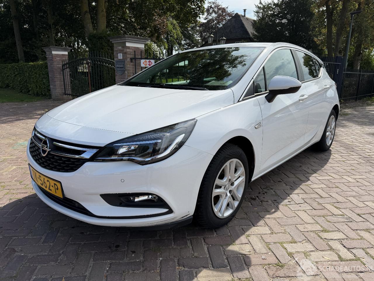 Opel Astra 1.0 Online Edition