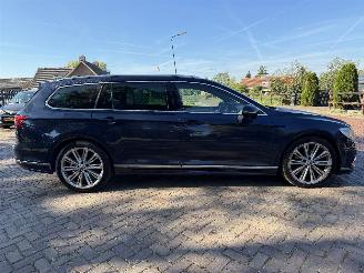 Volkswagen Passat Variant 2.0 TDI Connected Series Plus picture 4
