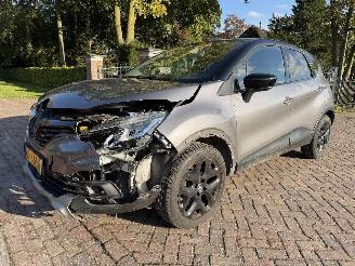 skadebil auto Renault Captur 0.9 TCe Intens 2017/12
