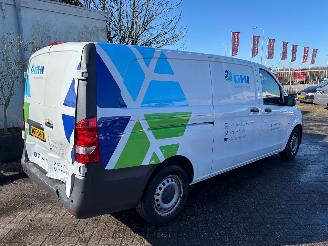 Mercedes Vito 114cdi RWD 3-pers picture 3