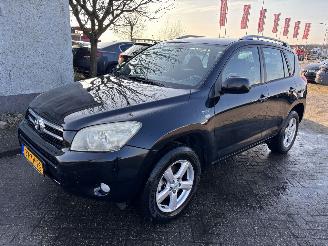 uszkodzony samochody osobowe Toyota Rav-4 2.0 vvti 4x4 2006/9