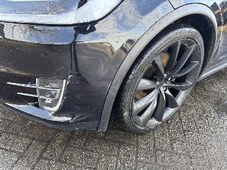 Tesla Model X 75d picture 17