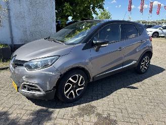 krockskadad bil auto Renault Captur 1.5dci clima 2015/11