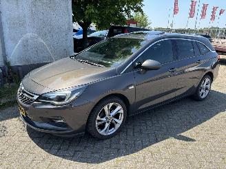 Unfallwagen Opel Astra 1.0t automaat 2016/7