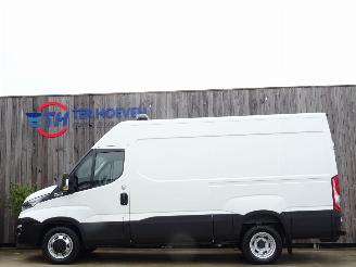 skadebil auto Iveco Daily 35-140 2.3 HPi L2H2 Klima Automaat Trekhaak 100KW Euro 6 2018/2