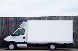 skadebil auto Iveco Daily 35S13 2.3 HPi Koffer Laadklep Automaat 107KW Euro 5 2014/4