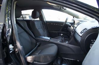 Toyota Avensis 2.0D-4D Airco Navi Cruise Standkachel Stoelverwarming 93KW Euro 5 picture 10