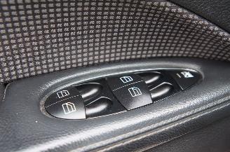 Mercedes E-klasse E320 CDi Kombi Avantgarde Klima Navi Stoelverwarming 150KW Euro 4 picture 17