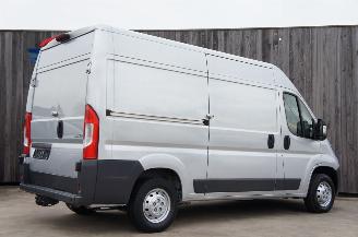 Peugeot Boxer 2.2 HDi L2H2 Airco Cruise Camera Trekhaak 96KW Euro 6 picture 3