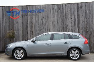 krockskadad bil auto Volvo V-60 2.4 Twin Engine Hybrid D6 AWD Summum Harman Kardon Trekhaak 212KW 2016/9