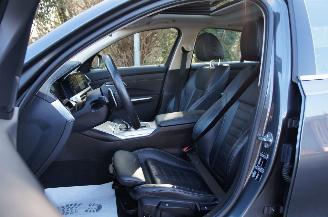 BMW 3-serie 320d Luxury Line Airco Navi Cruise 360° Schuifdak LED 140KW Euro 6 picture 9