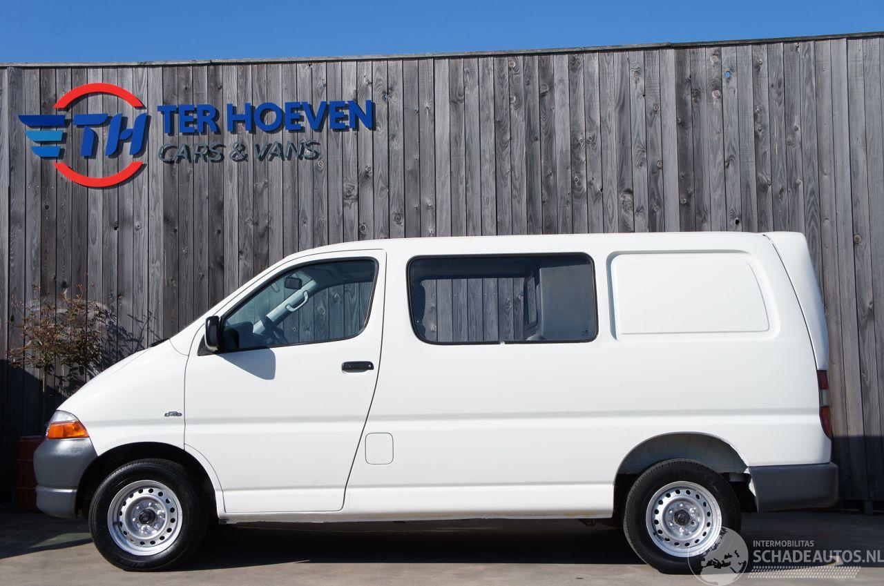 Toyota Hi-Ace 2.5 D4-D Dubbele Cabine 6-Persoons Trekhaak 65KW