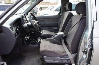 Nissan Navara Pick-Up 2.5 DCi Double Cab 4X4 Trekhaak Airco 98KW picture 11